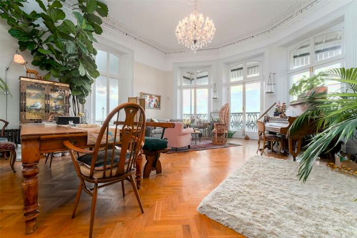 3 Bedroom End Of Terrace House To Rent In Marine Parade, Brighton, East Sussex, BN2