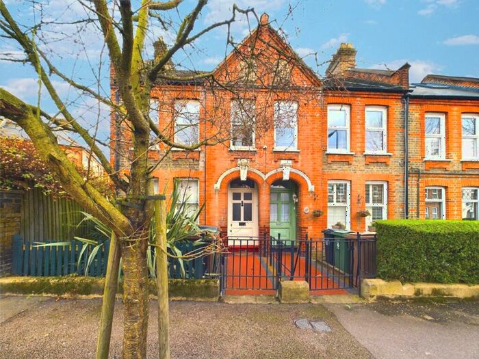 1 Bedroom Flat To Rent In Hawarden Road, Walthamstow, London, E17