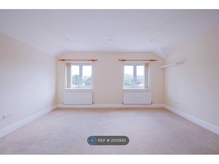 4 Bedroom Semi-Detached House To Rent In Kingsmead Road, High Wycombe, HP11