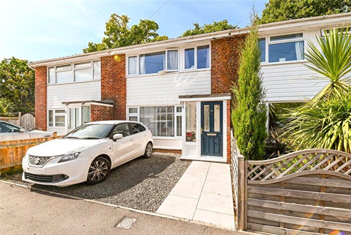 3 Bedroom Terraced House For Sale In Woodvale Gardens, New Milton, Hampshire, BH25