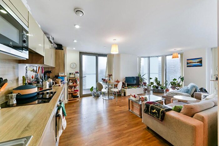 2 Bedroom Flat To Rent In Cornmill Lane, London, SE13