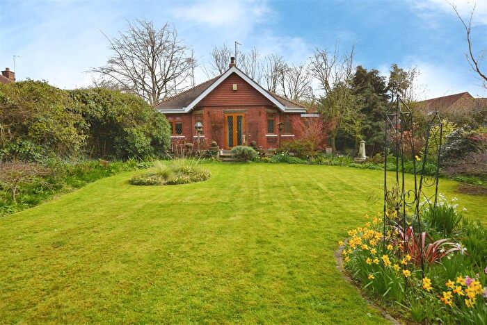 2 Bedroom Detached Bungalow For Sale In Ashby Road, Scunthorpe, DN16