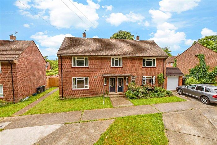 3 Bedroom Semi-detached House For Sale In Beaufighter Road, West Malling, Kent, ME19