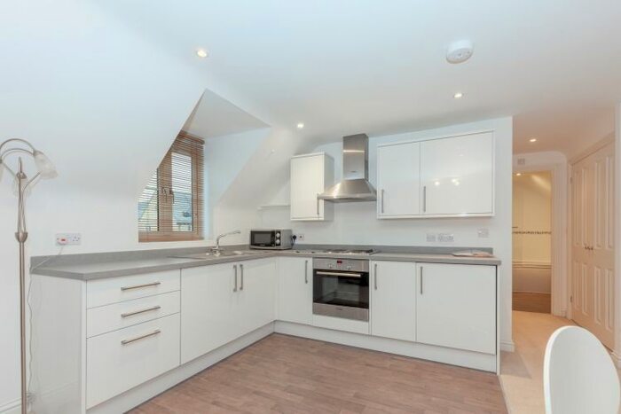 1 Bedroom Flat To Rent In Shipton Road, Woodstock, OX20