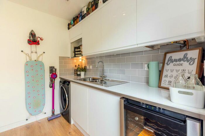 4 Bedroom Detached House For Sale In Glendinning Way, Kirkliston, Edinburgh, EH29
