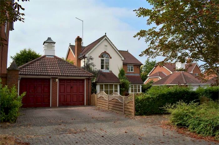 4 Bedroom Detached House To Rent In Rhoscolyn Drive, Tattenhoe, Milton Keynes, MK4