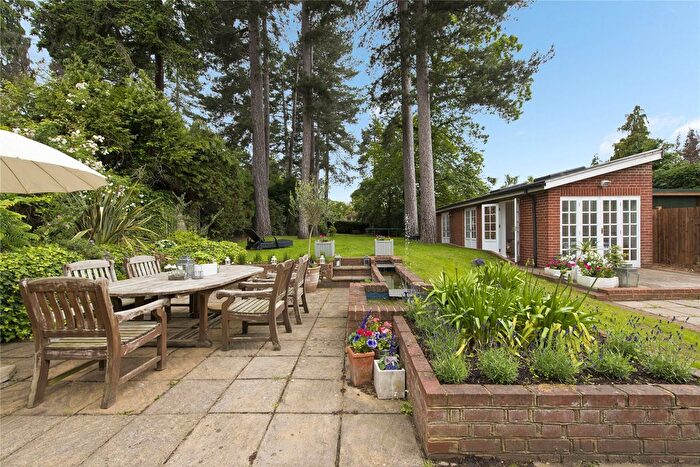 5 Bedroom Detached House To Rent In Beech Close, Cobham, Surrey, KT11