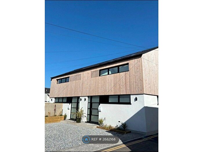 2 Bedroom Semi-detached House To Rent In St. James Place, Torquay, TQ1