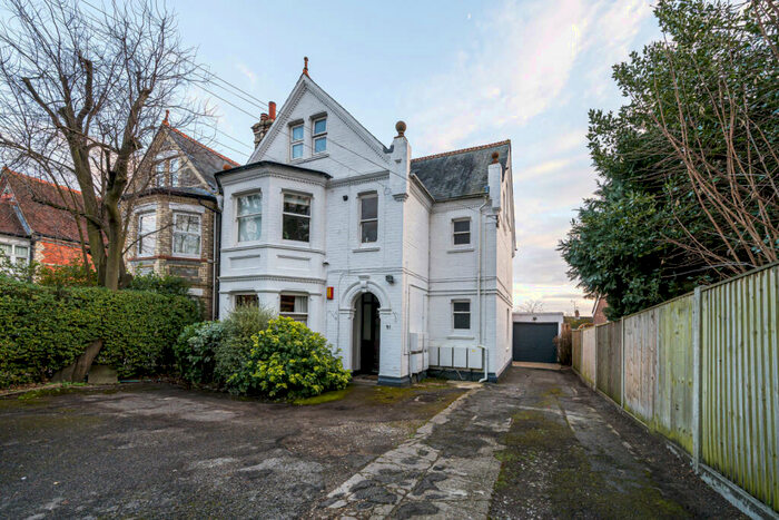 1 Bedroom Apartment To Rent In Henley Road, Caversham, Reading, Berkshire, RG4