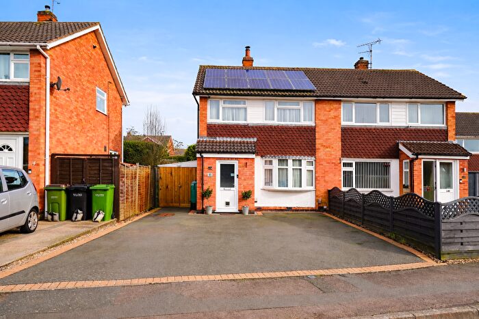 3 Bedroom Semi Detached House For Sale In Tyringham Road, Wigston, Leicestershire, LE18
