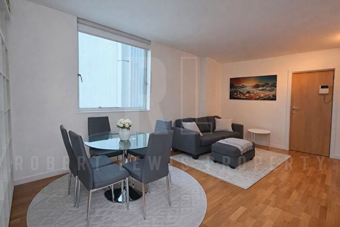 Studio To Rent In Avenue Road, London, N6