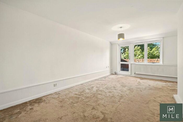 2 Bedroom Apartment For Sale In St. Laurence Close, London, NW6