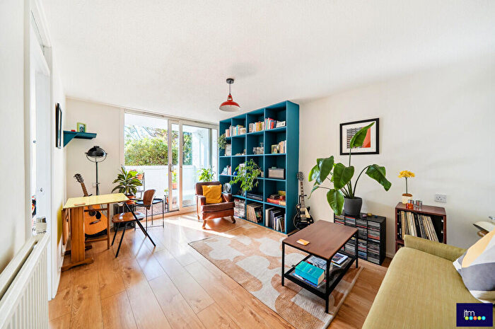 1 Bedroom Apartment For Sale In St. John's Way, N19