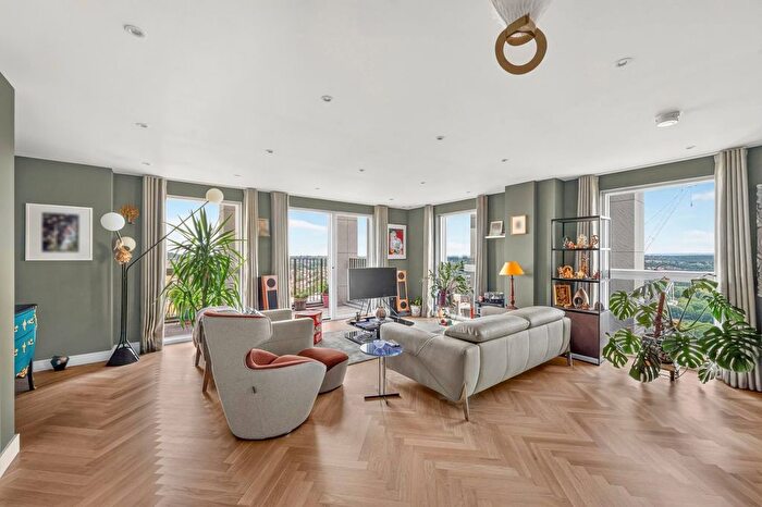 3 Bedroom Flat For Sale In Birch House, Pegler Square, SE3