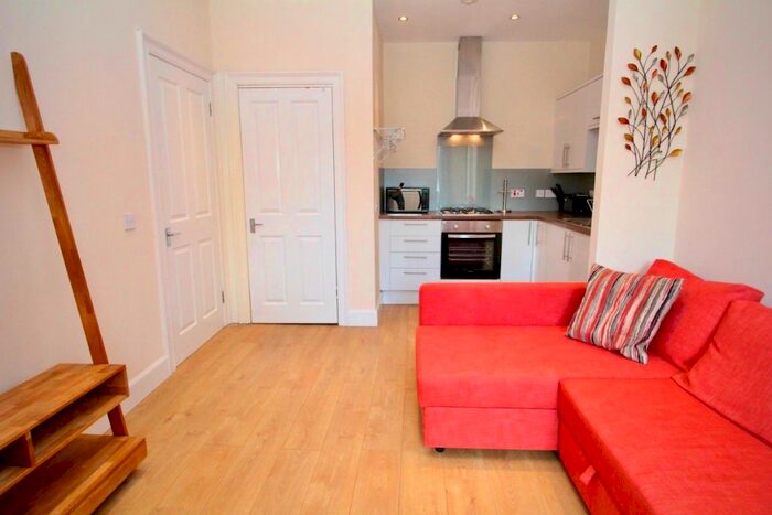 1 Bedroom Flat To Rent In Bryson Road, Polwarth, Edinburgh, EH11