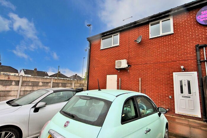 3 Bedroom Flat To Rent In Lingley Road, Great Sankey, WA5