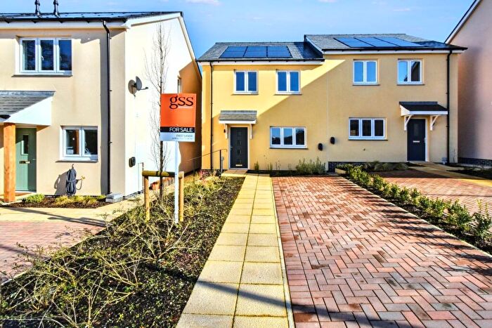 3 Bedroom Semi-Detached House For Sale In Oakwood Drive, EX20