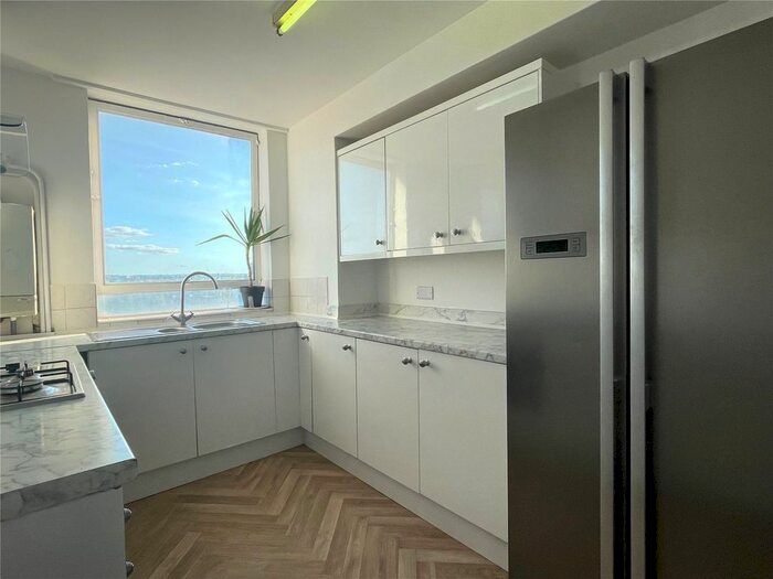 2 Bedroom Flat To Rent In Rushey Green, Catford, London, SE6