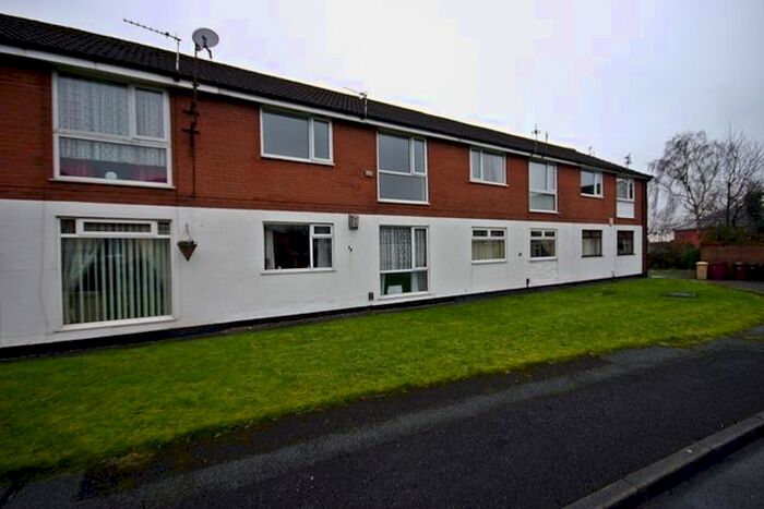 2 Bedroom Flat To Rent In Alexandria Drive, Westhoughton BL5