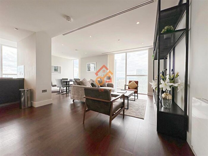 3 Bedroom Flat To Rent In Maine Tower, Harbour Way, London, E14