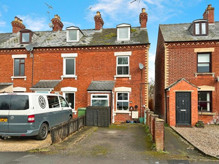 3 Bedroom End Of Terrace House For Sale In Avenue Terrace, Stonehouse, GL10