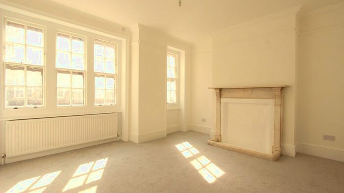2 Bedroom Flat To Rent In Bell Street, Marylebone, London, NW1