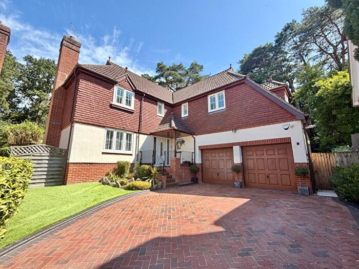 5 Bedroom Detached House For Sale In Thornton Close, Corfe Mullen, BH21