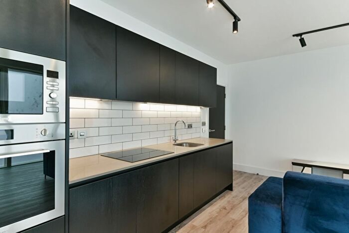 2 Bedroom Flat To Rent In Icon Tower, Acton, London, W3