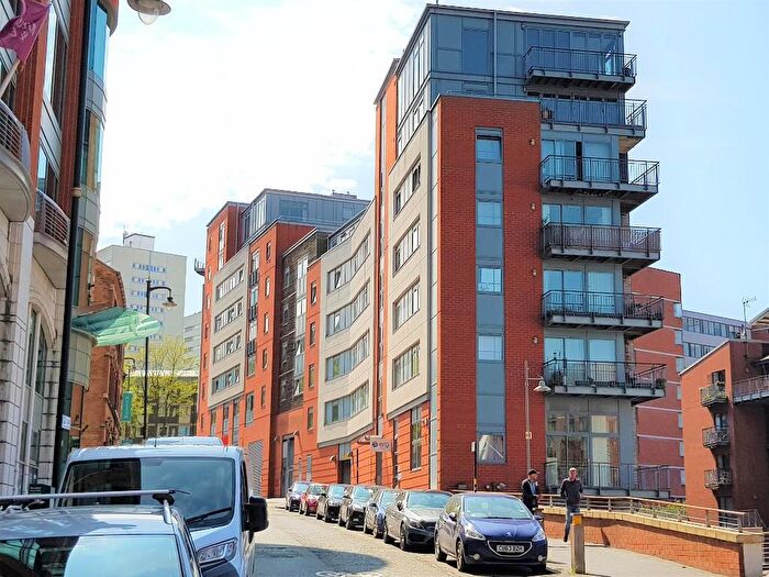 2 Bedroom Apartment To Rent In Fleet Street, Birmingham, B3