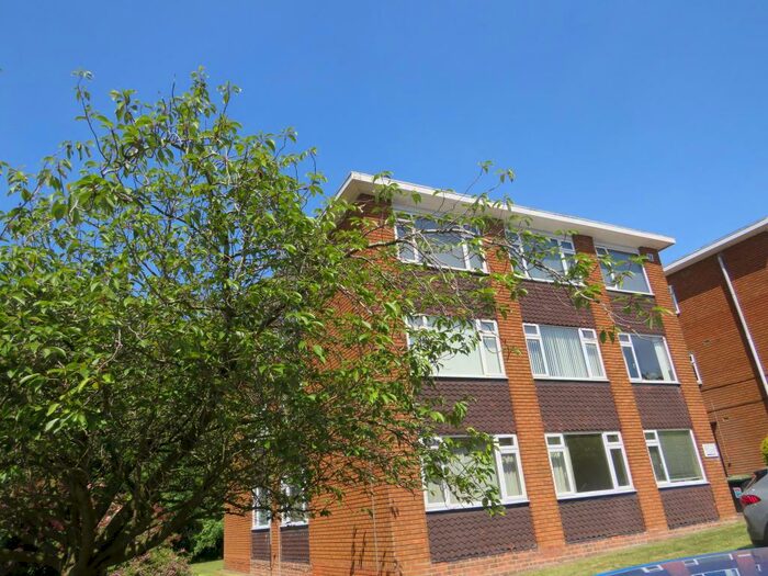 2 Bedroom Flat To Rent In Savoy Close, Birmingham, B32
