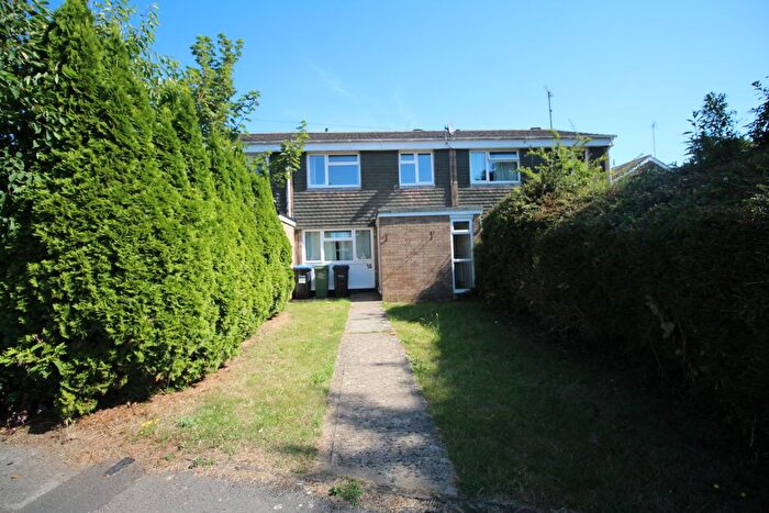 3 Bedroom Terraced House To Rent In Queens Crescent, Chippenham, SN14