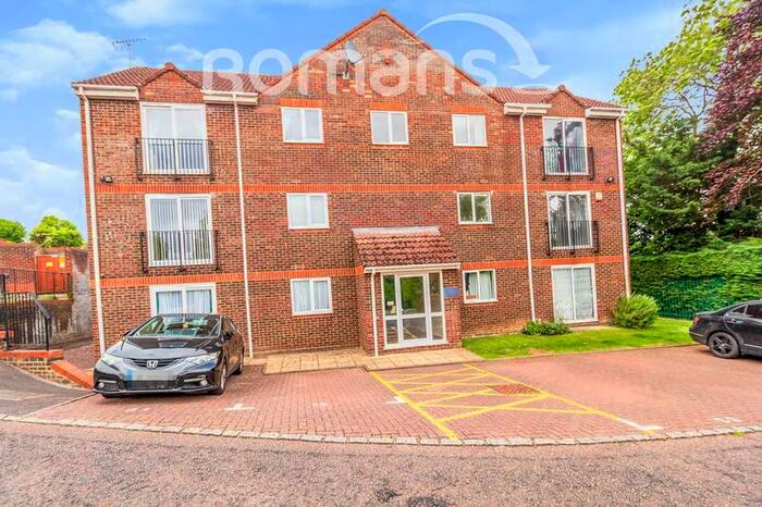 2 Bedroom Apartment To Rent In Castleview Gardens, High Wycombe, HP12