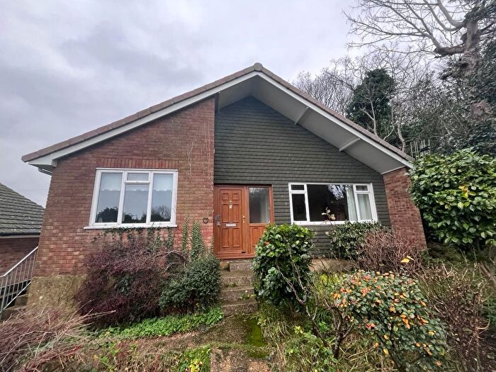 2 Bedroom Detached Bungalow For Sale In Whittingtons Way, Hastings, TN34