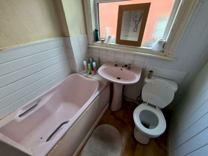 1 Bedroom Flat To Rent In Clarendon Road, Leeds, LS2
