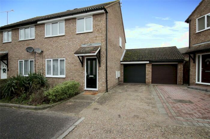 3 Bedroom Semi-Detached House To Rent In Glendale, South Woodham Ferrers, Chelmsford, Essex, CM3