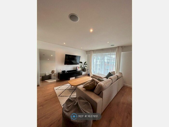 2 Bedroom Flat To Rent In Croft House, London, NW9