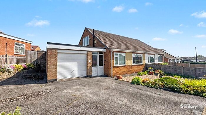 3 Bedroom Semi-Detached Bungalow For Sale In Kirton Close, Mansfield, NG19