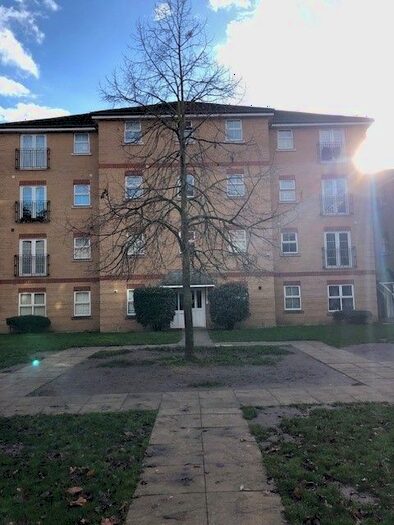 2 Bedroom Flat To Rent In Piper Way, Ilford, IG1
