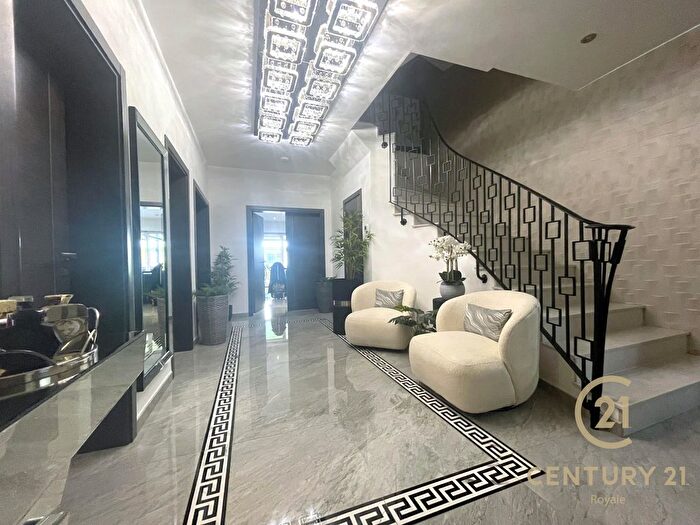 7 Bedroom Detached House To Rent In Cotsford Avenue, New Malden, KT3