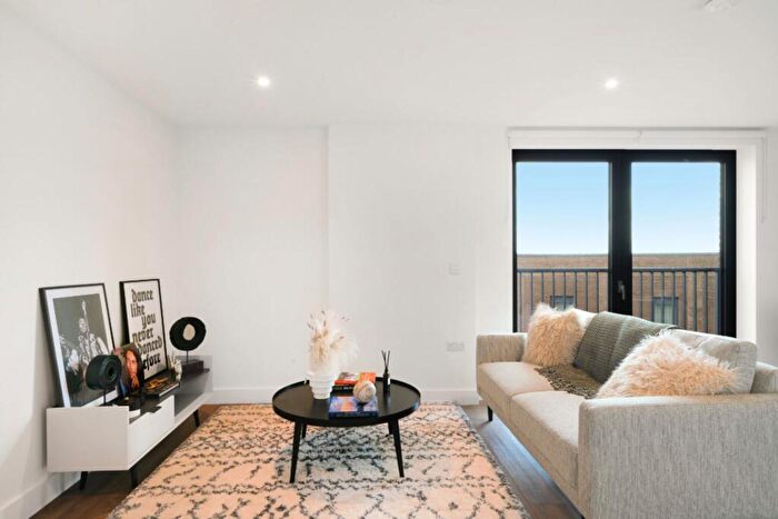 2 Bedroom Apartment To Rent In One Maidenhead, A Garden Boulevard, SL6