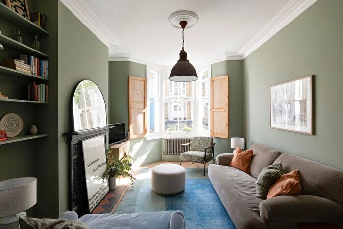 4 Bedroom Terraced House For Sale In Medway Road, Bow, E3