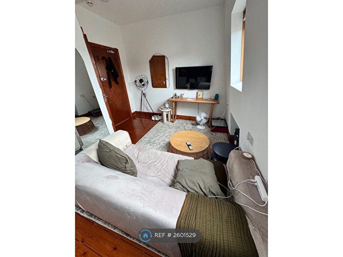 1 Bedroom Flat To Rent In Parkway, London, NW1