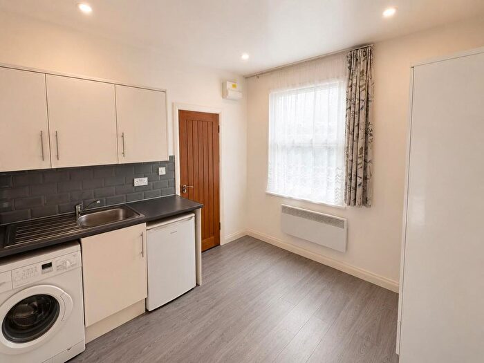 Studio To Rent In Green Lanes, Self Contained Studio, N8