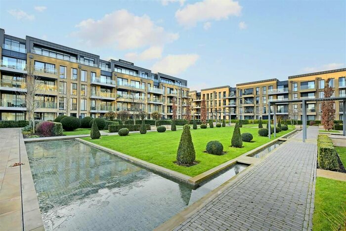 2 Bedroom Flat To Rent In Westbourne Apartments, Central Avenue, London, SW6