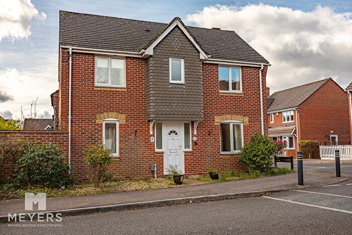 3 Bedroom Detached House For Sale In Benjamin Road, Hamworthy, Poole, BH15