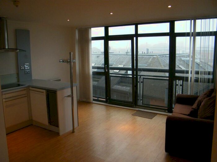1 Bedroom Apartment To Rent In Crusader House, City Centre, NG1