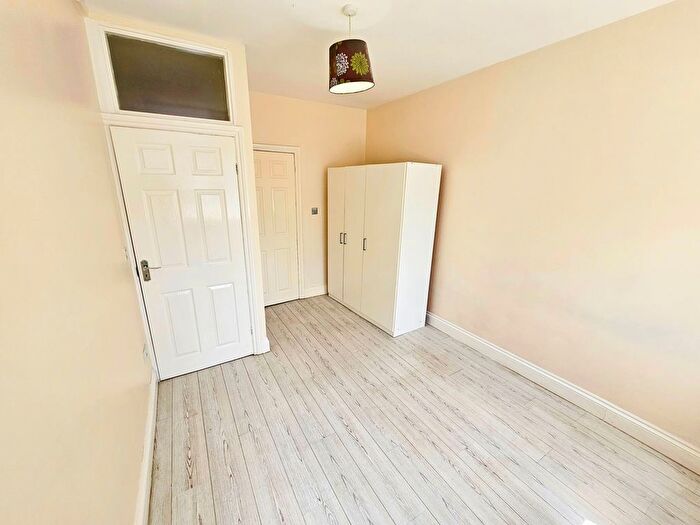 1 Bedroom Flat To Rent In Wood End Green Road, Hayes, UB3