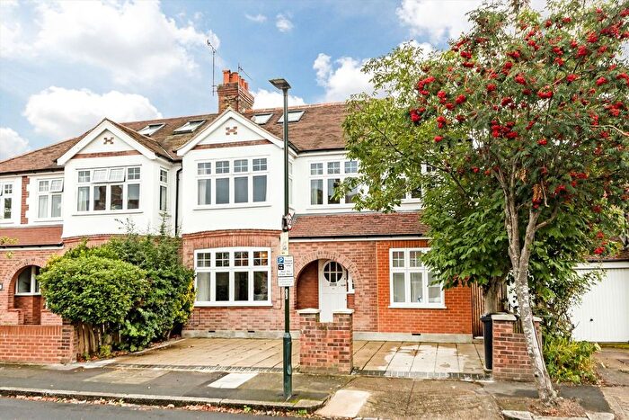 5 Bedroom Property To Rent In Chelwood Gardens, Kew, TW9