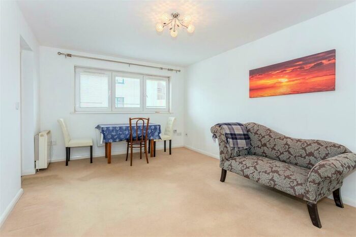 2 Bedroom Apartment To Rent In Station Road, West Bay, DT6