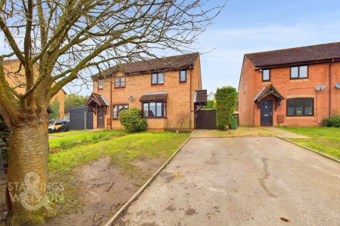 3 Bedroom Semi-Detached House For Sale In Olive Avenue, Newton Flotman, Norwich, NR15
